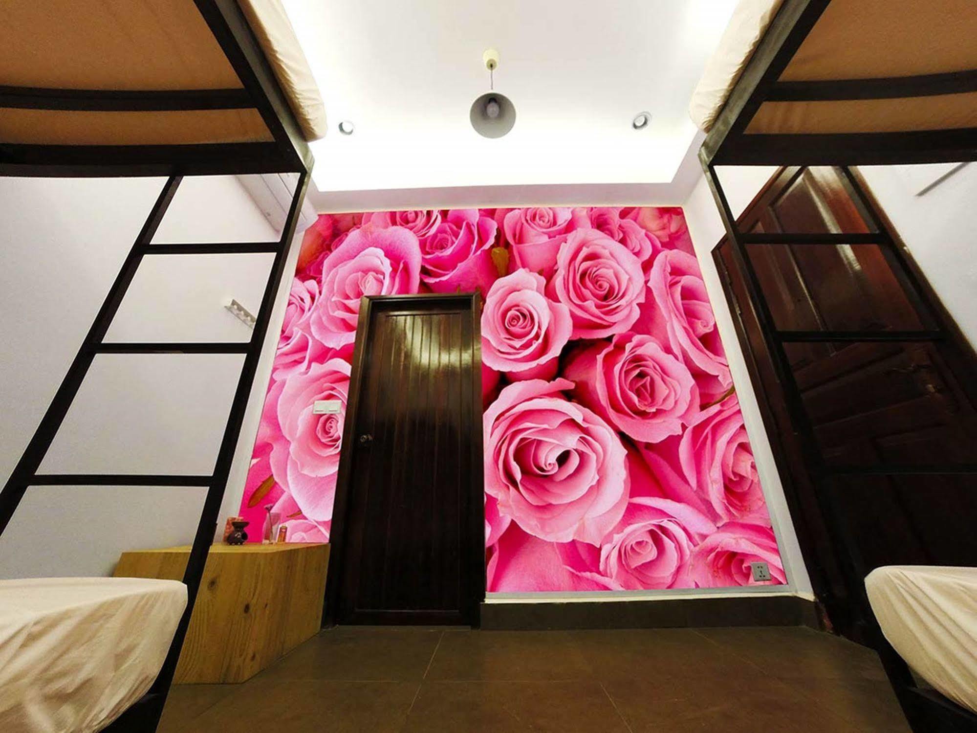 Aura Thematic Hostel Phnom Pen Exterior foto