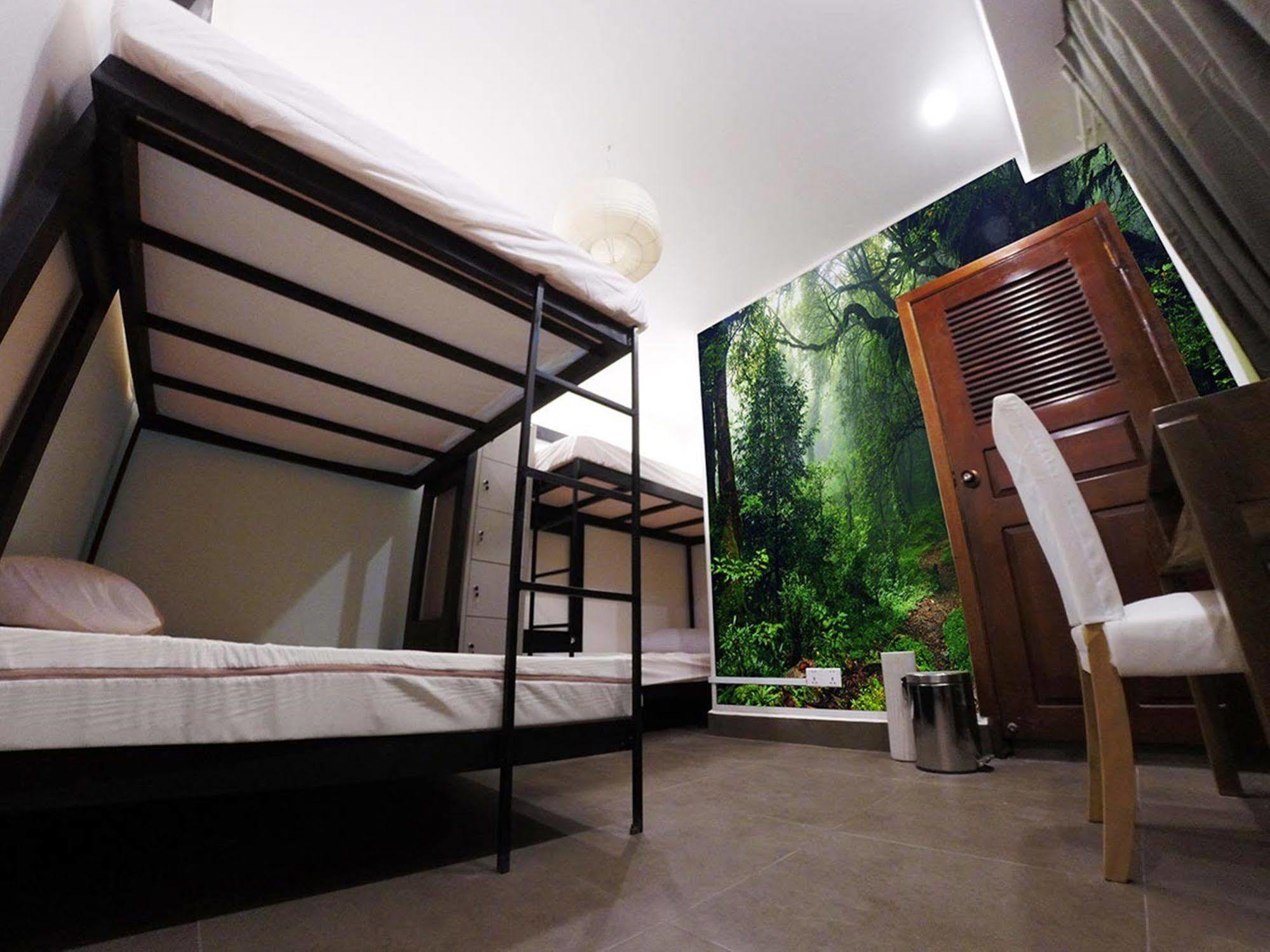 Aura Thematic Hostel Phnom Pen Exterior foto