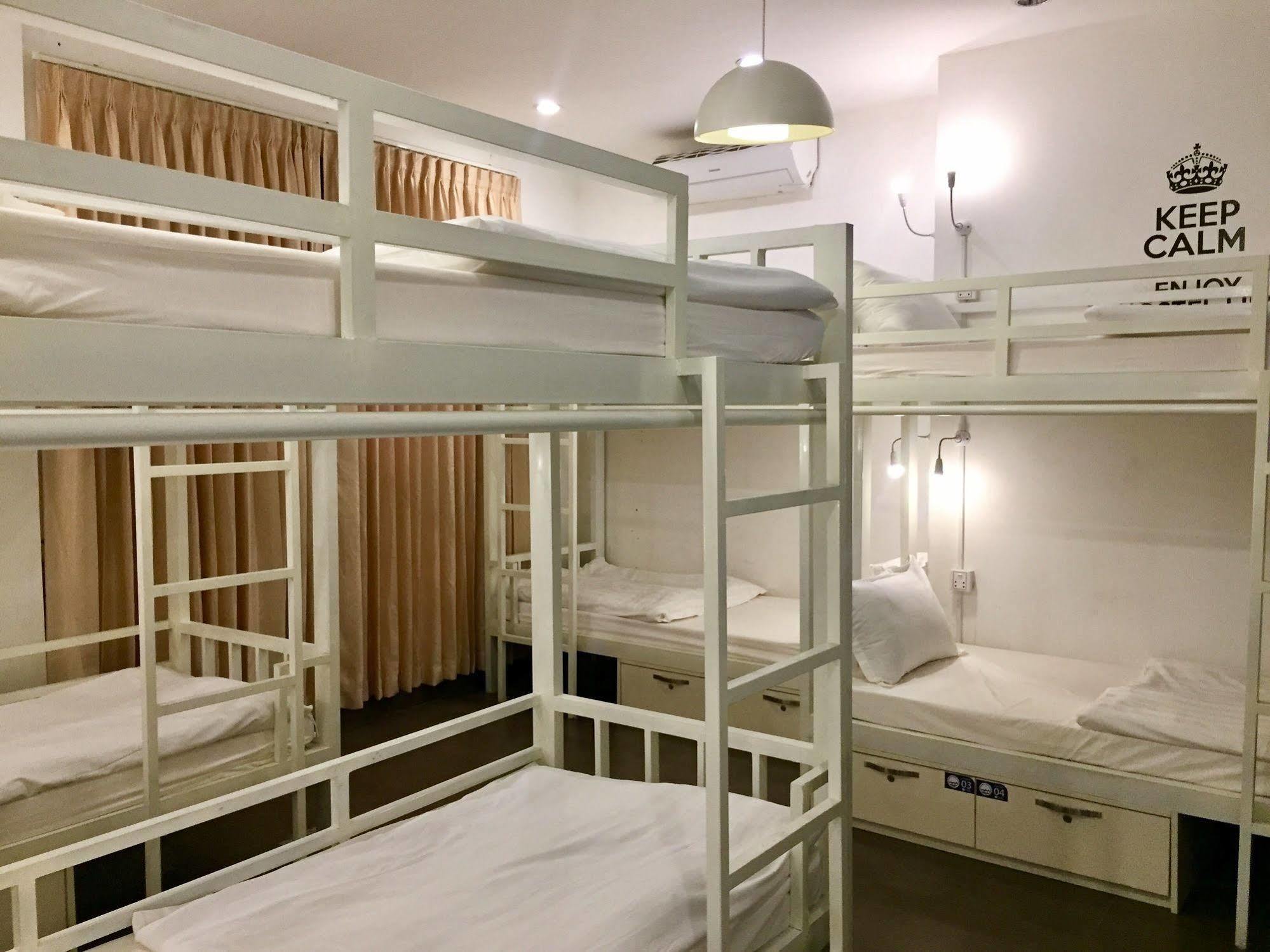 Aura Thematic Hostel Phnom Pen Exterior foto