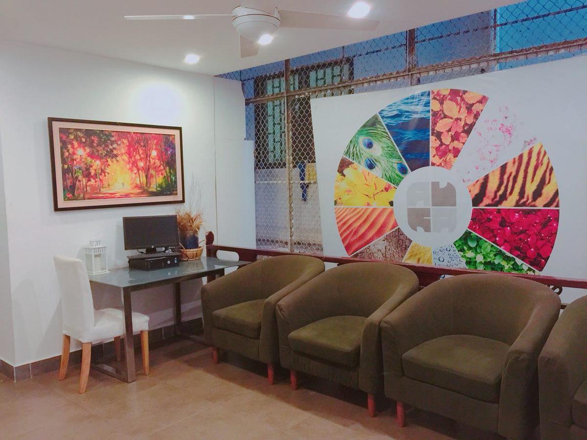 Aura Thematic Hostel Phnom Pen Exterior foto