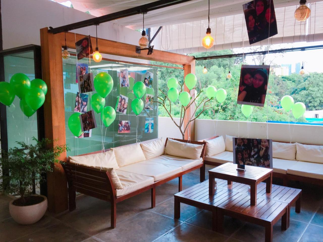 Aura Thematic Hostel Phnom Pen Exterior foto
