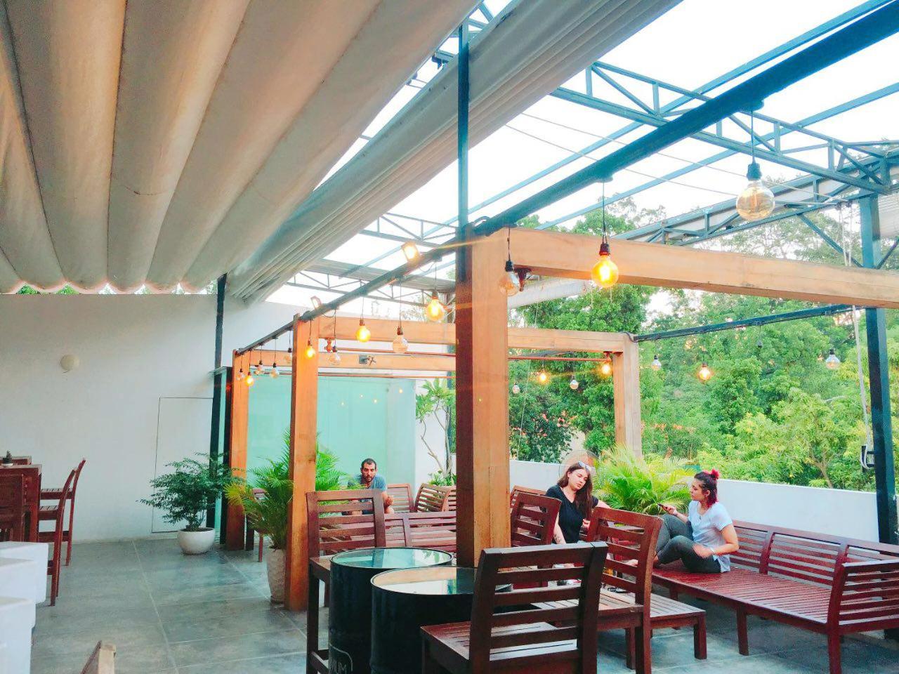 Aura Thematic Hostel Phnom Pen Exterior foto
